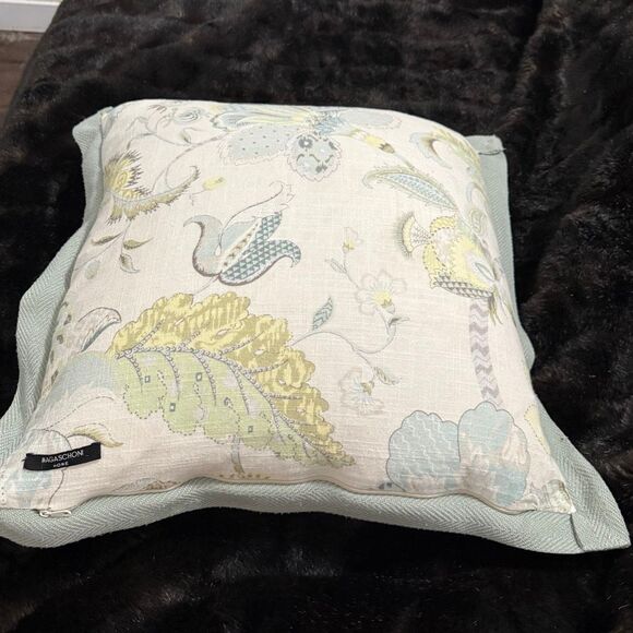 Magaschoni Jacobean floral motif large throw pillow luxury beachy - Picture 1 of 6